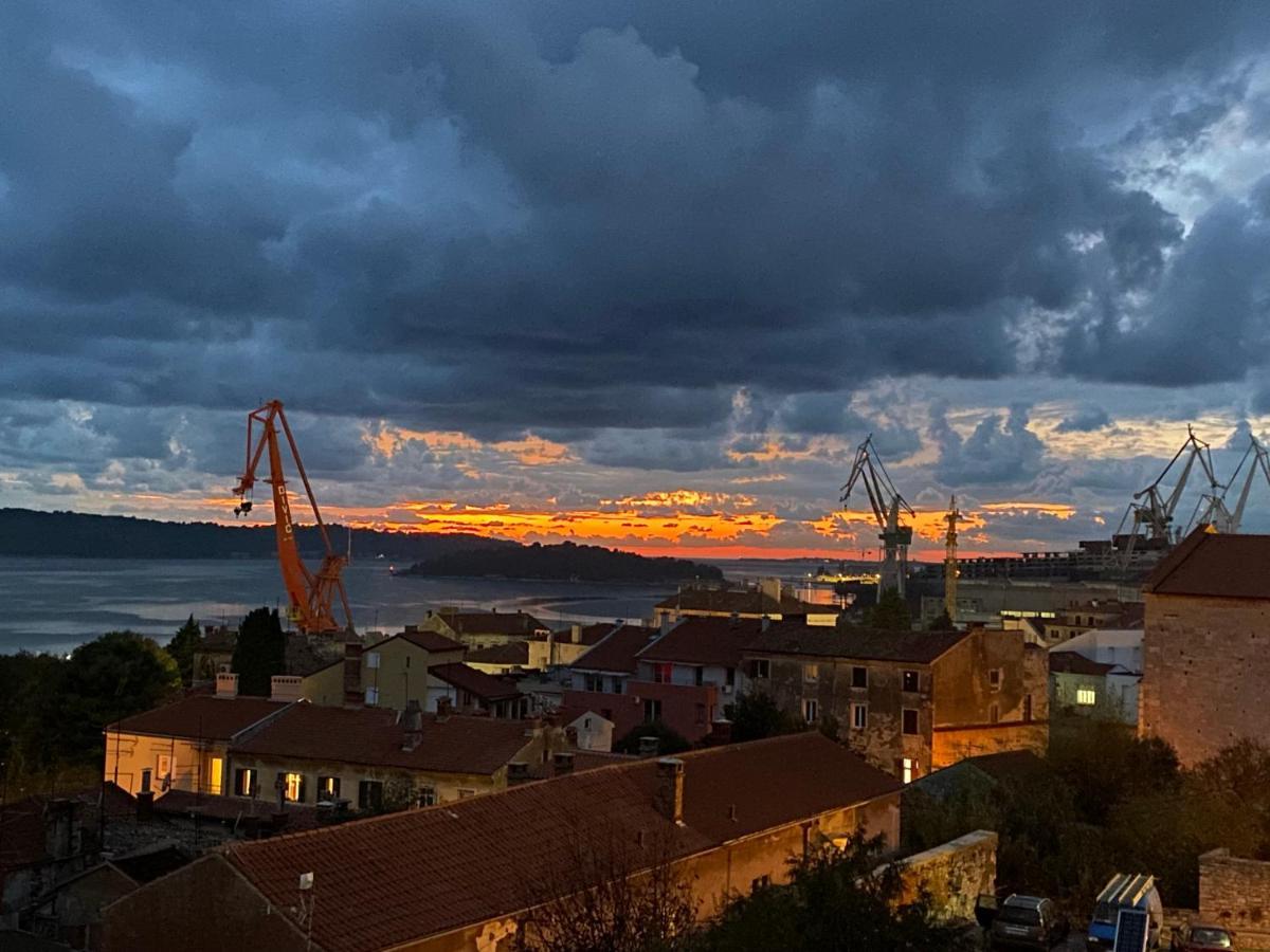Castropola Views With Private Parking Daire Dış mekan fotoğraf